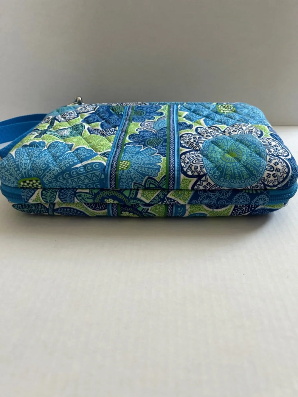 NWT Vera Bradley Mini Laptop Case in Doodle Daisy